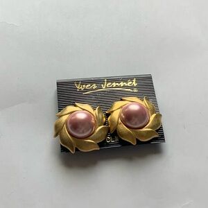 Vintage yves jennet clip on faux pearl flower earrings